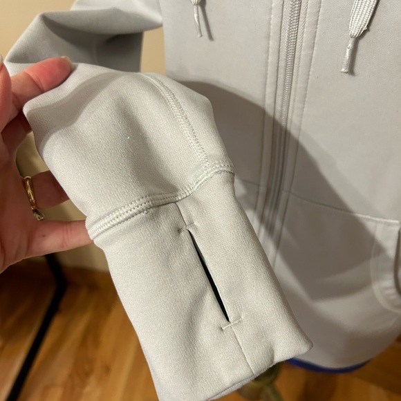 Women’s Nike thermafit small jacket - Picture 3 of 7